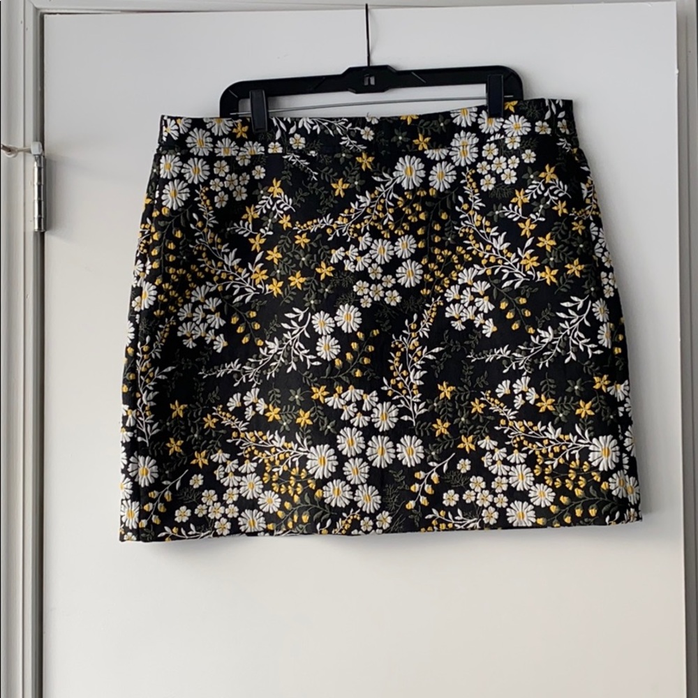Loft Outlet Floral Mini Skirt Size 16